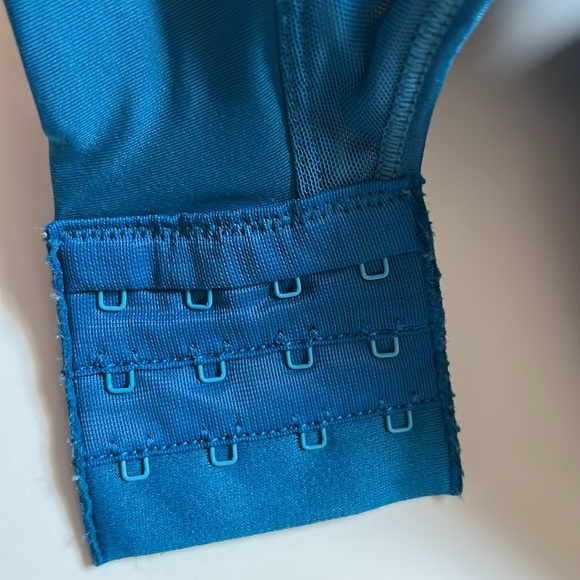 Bali Teal Underwire Bra- 38DD - Picture 6 of 7